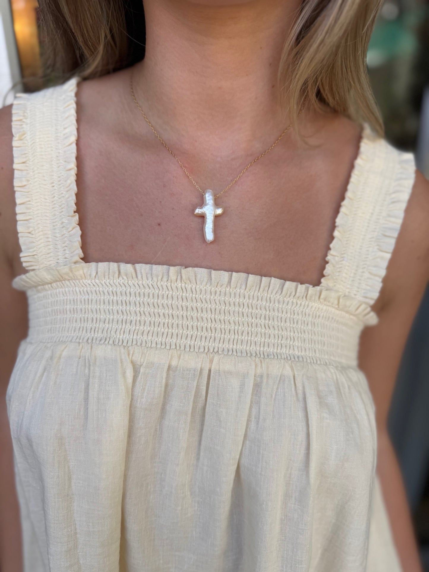 Dainty Chain Pearl Cross