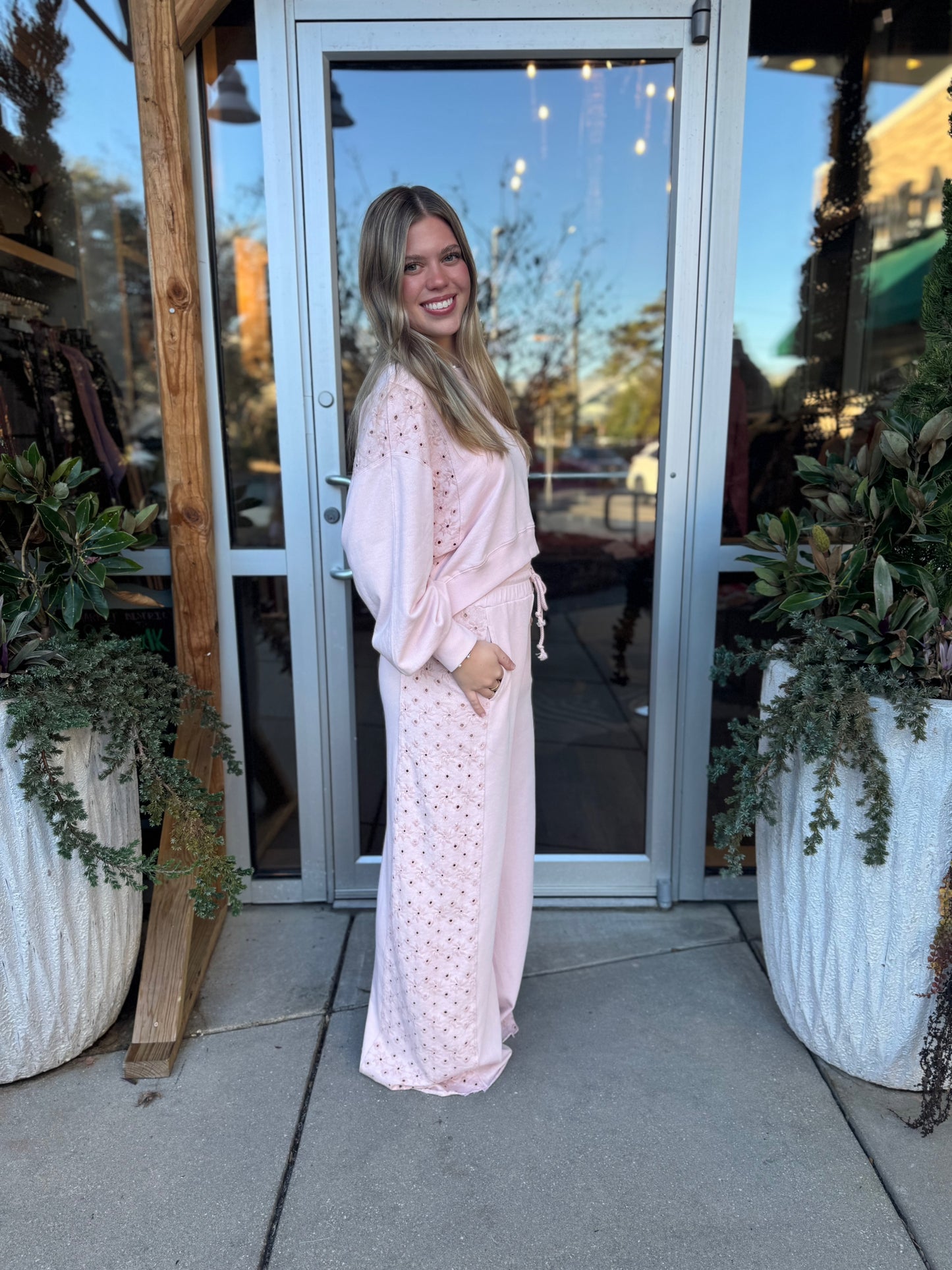 Jenna Eyelet Set - Pastel Pink