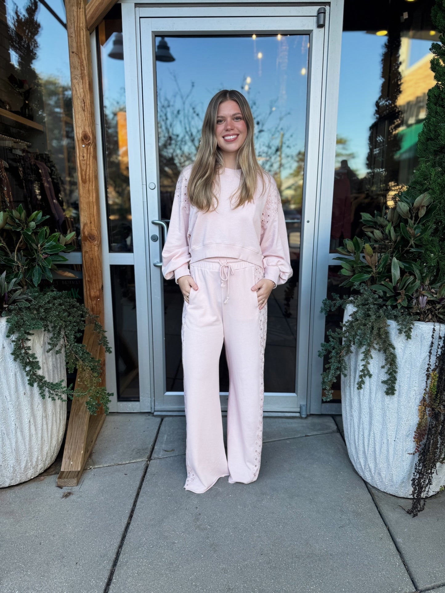 Jenna Eyelet Set - Pastel Pink